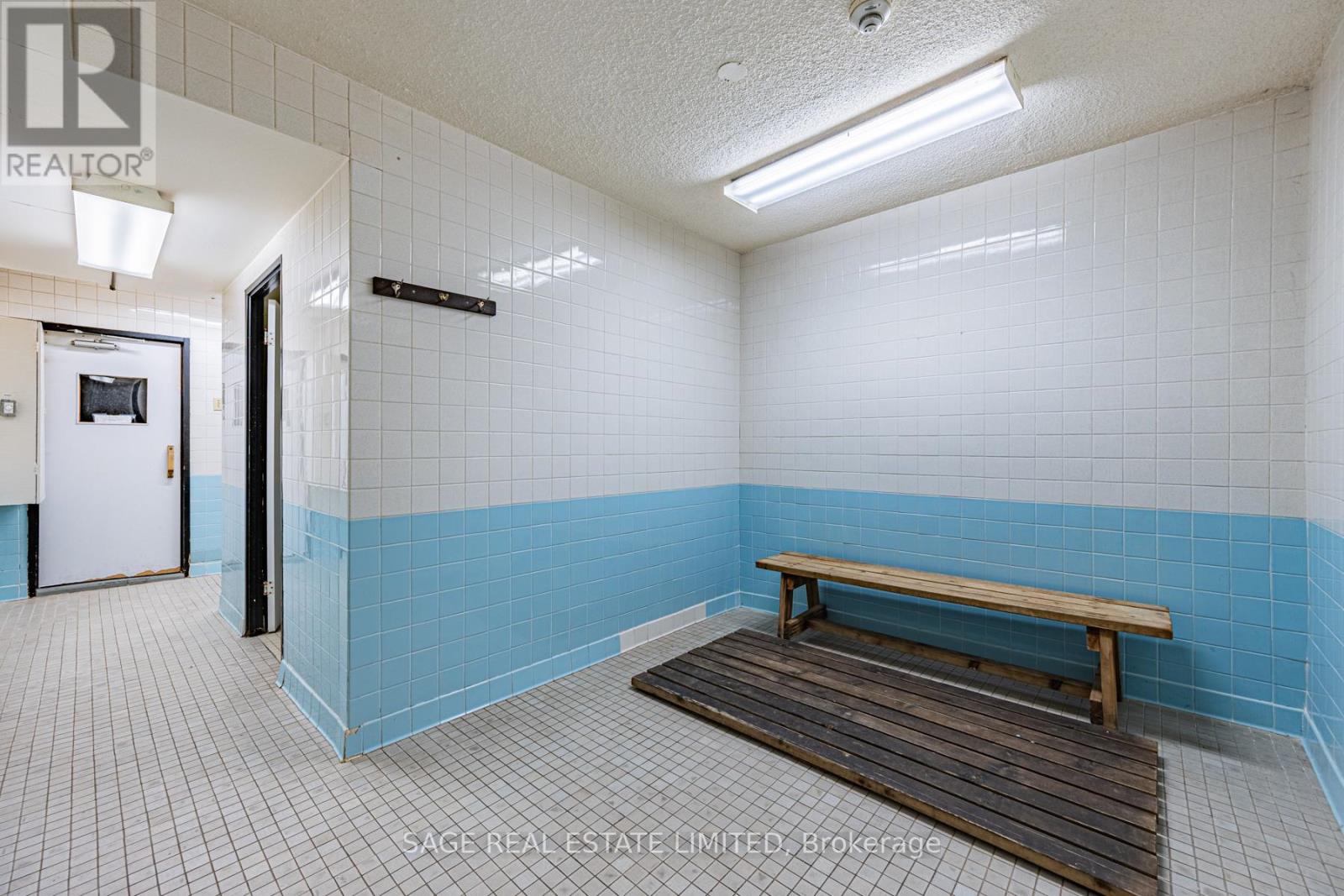 802 - 975 Warwick Court, Burlington, Ontario  L7T 3Z7 - Photo 33 - W12926028