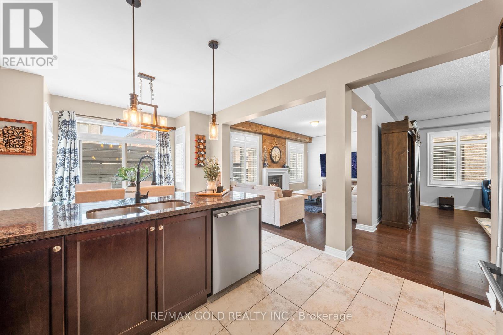 9 Fringetree Road, Brampton, Ontario  L6R 0B6 - Photo 15 - W12926054