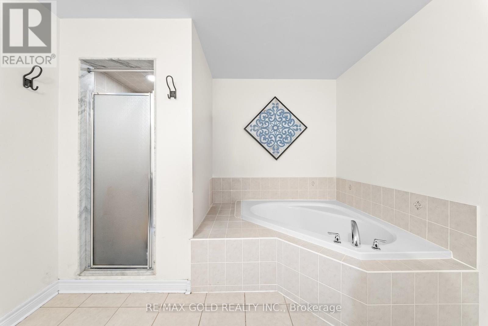 9 Fringetree Road, Brampton, Ontario  L6R 0B6 - Photo 28 - W12926054