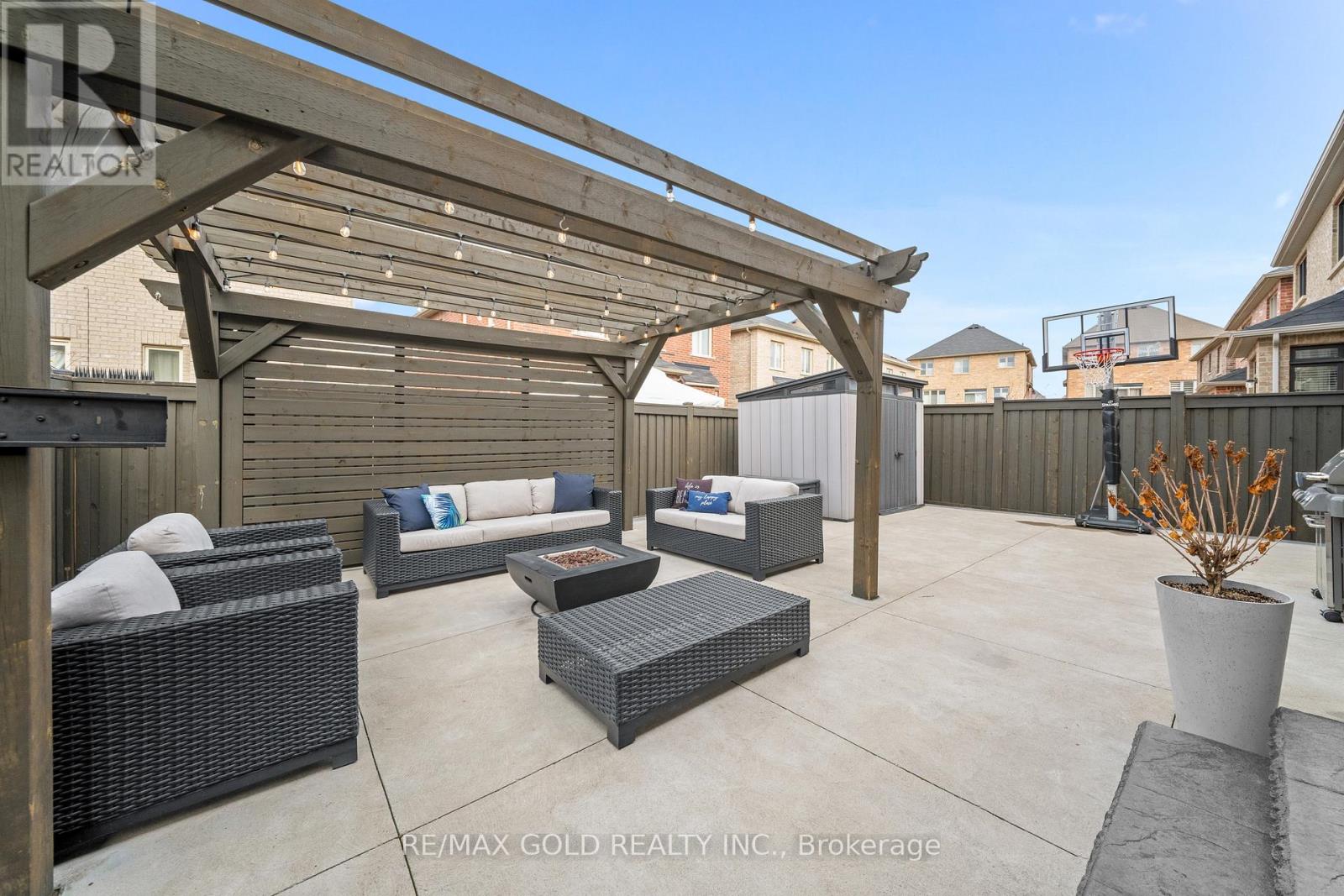 9 Fringetree Road, Brampton, Ontario  L6R 0B6 - Photo 41 - W12926054