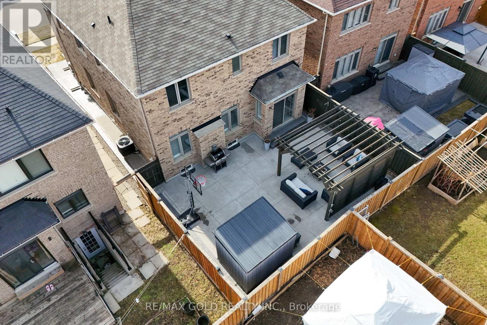 9 Fringetree Road, Brampton, Ontario  L6R 0B6 - Photo 43 - W12926054