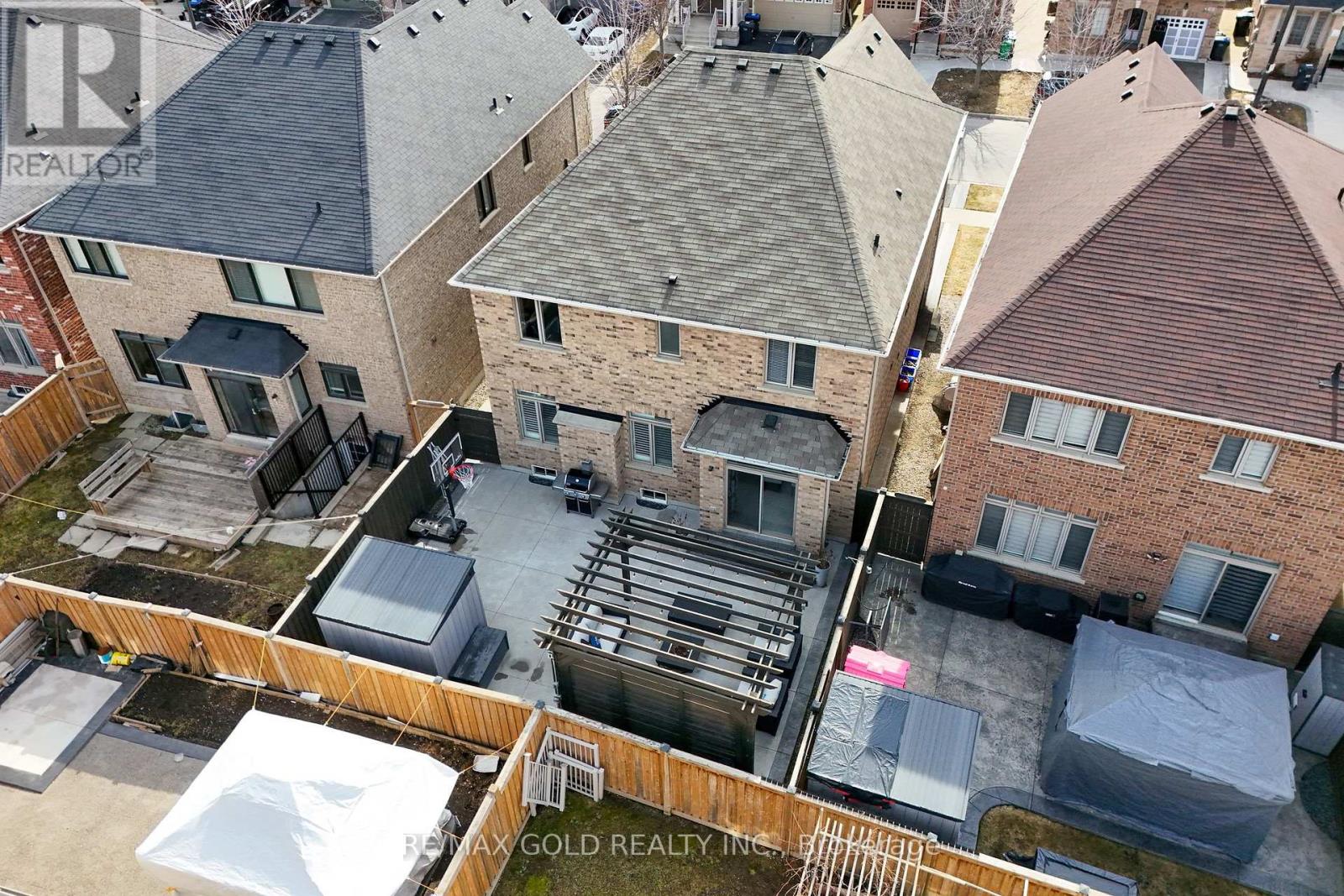 9 Fringetree Road, Brampton, Ontario  L6R 0B6 - Photo 44 - W12926054