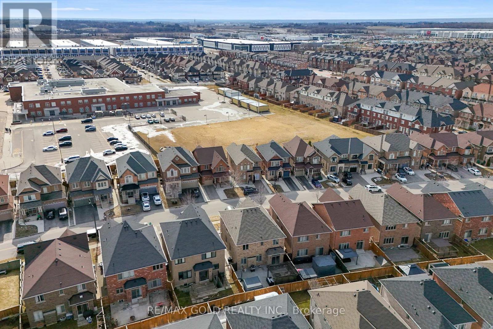 9 Fringetree Road, Brampton, Ontario  L6R 0B6 - Photo 48 - W12926054