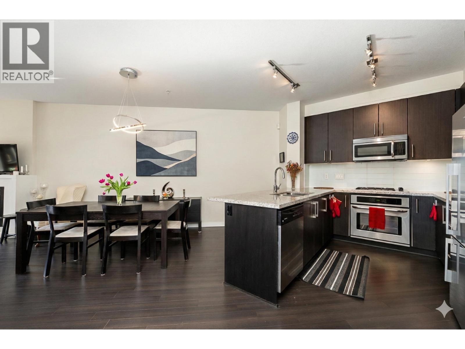 311 159 W 22nd Street, North Vancouver, British Columbia  V7M 0B6 - Photo 3 - R3097956