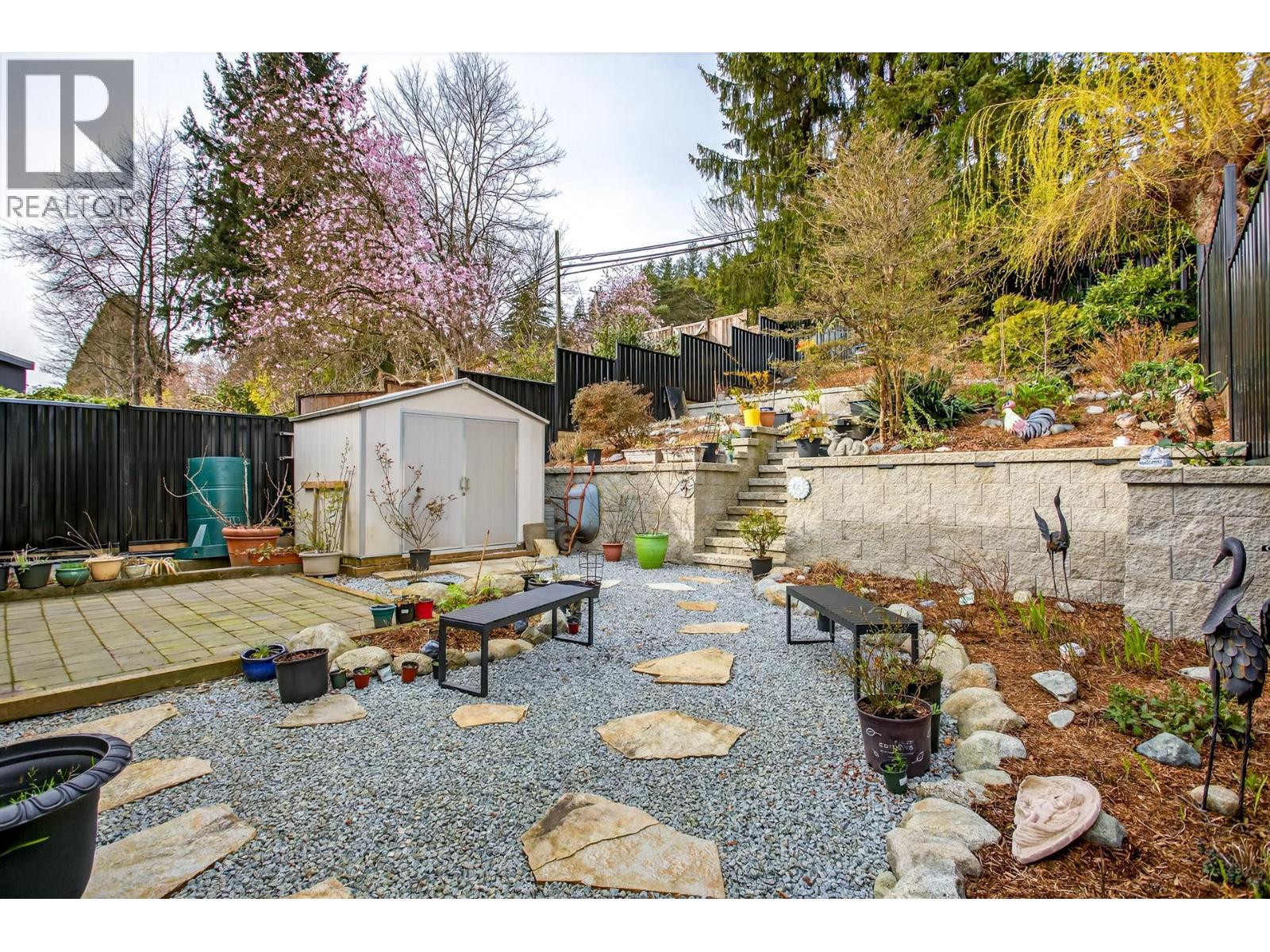 481 San Remo Drive, Port Moody, British Columbia V3H 3S6 - Photo 35 - R3102919