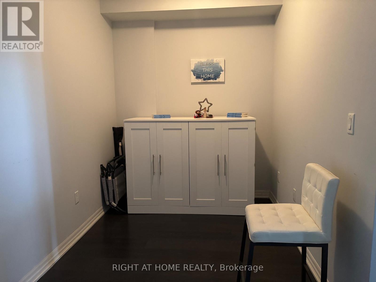 404 - 560 North Service Road, Grimsby, Ontario L3M 0G9 - Photo 6 - X12925880