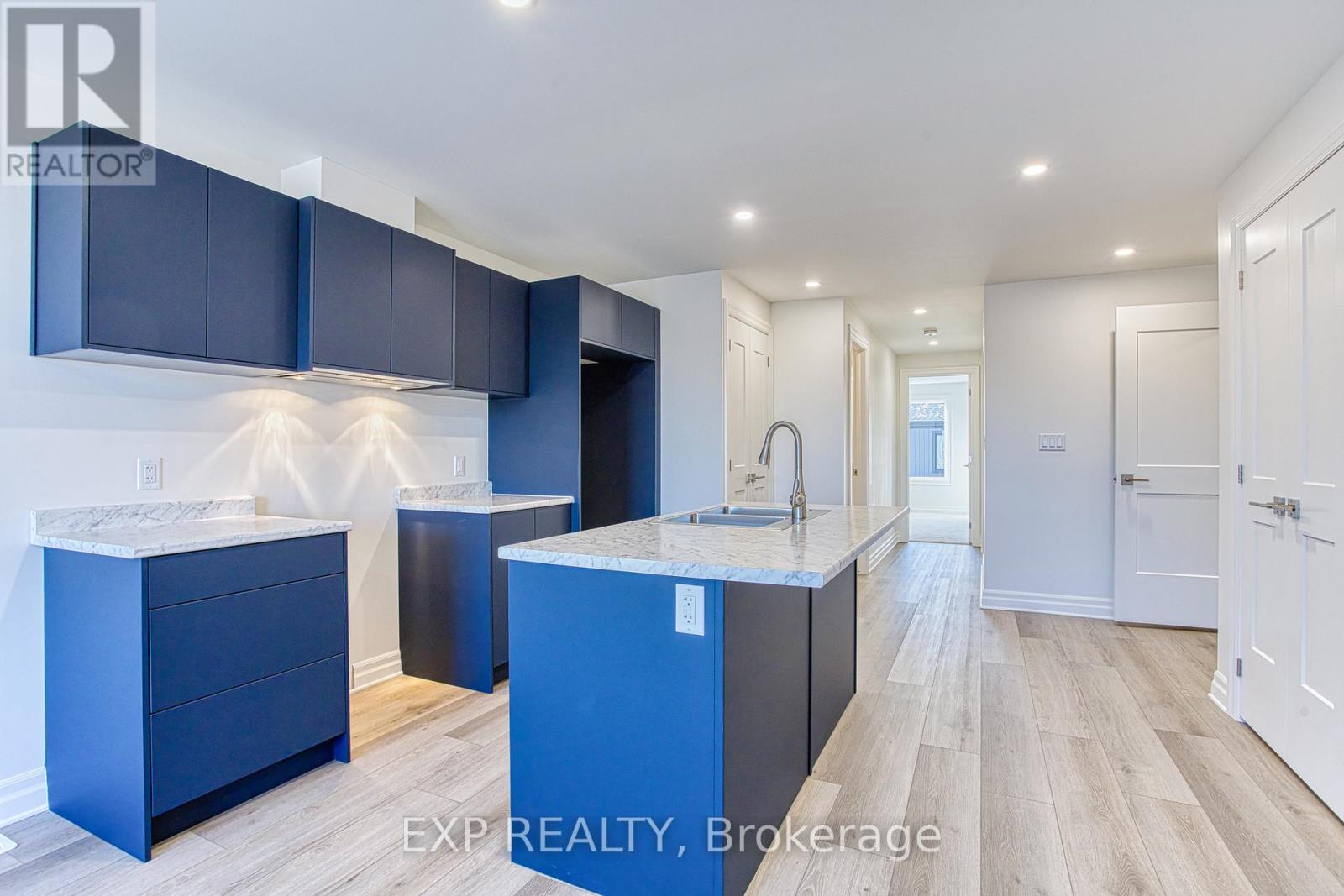 Upper - 7497 Marvel Drive, Niagara Falls, Ontario  L2H 3V8 - Photo 10 - X12925900