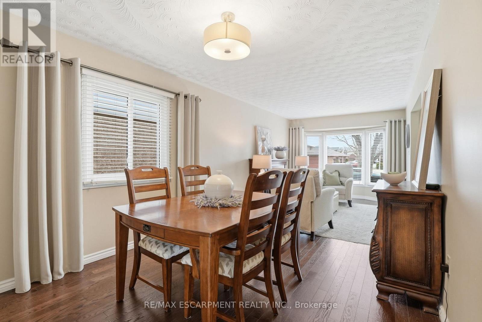 31 Republic Avenue, Hamilton, Ontario  L9B 2G6 - Photo 15 - X12925940