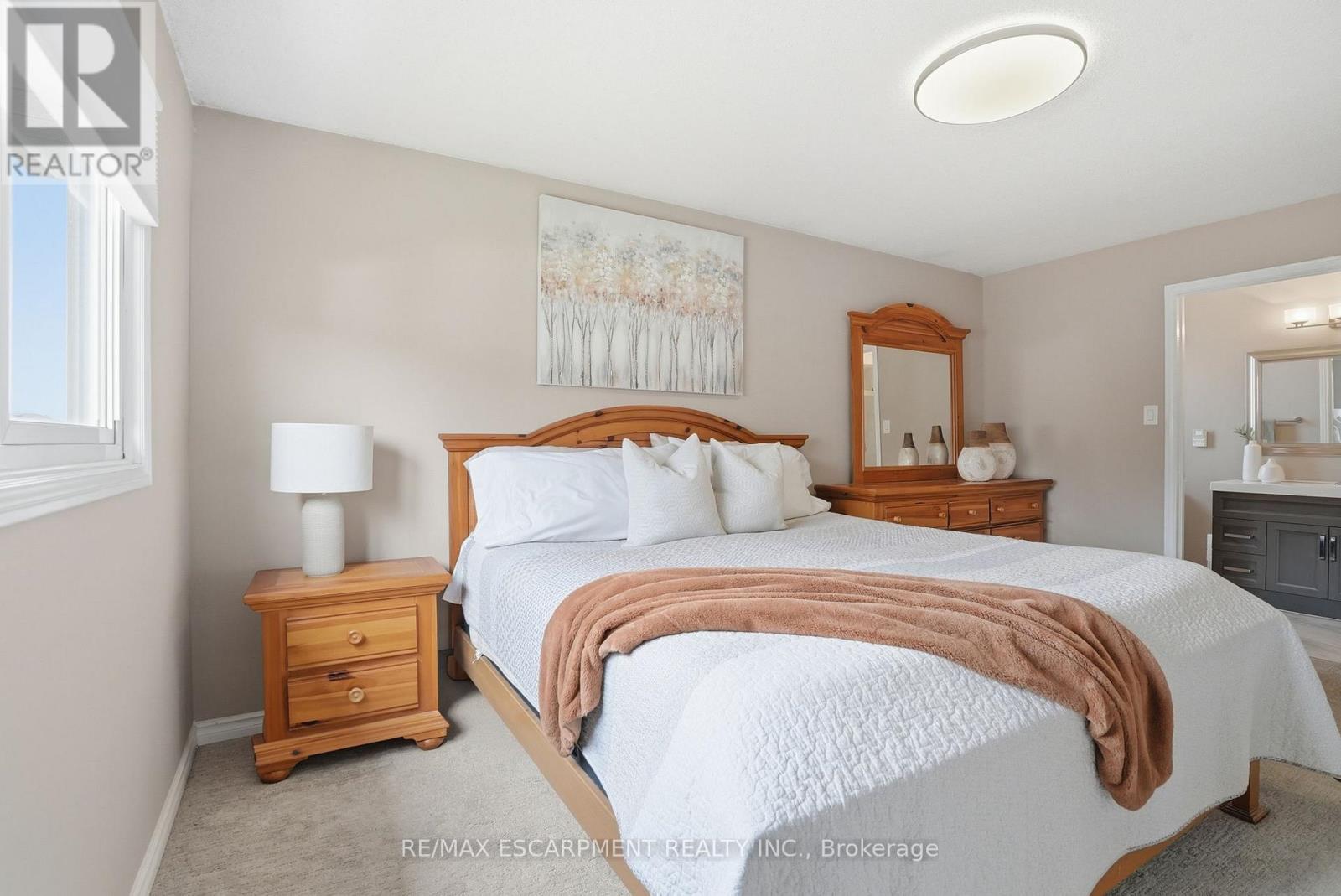 31 Republic Avenue, Hamilton, Ontario  L9B 2G6 - Photo 19 - X12925940