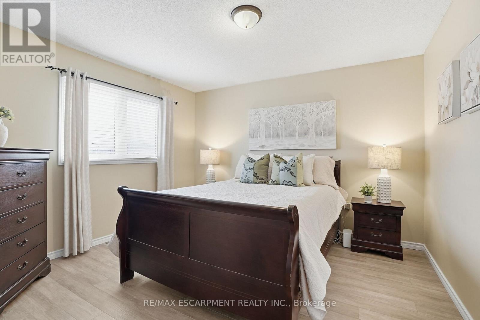 31 Republic Avenue, Hamilton, Ontario  L9B 2G6 - Photo 22 - X12925940