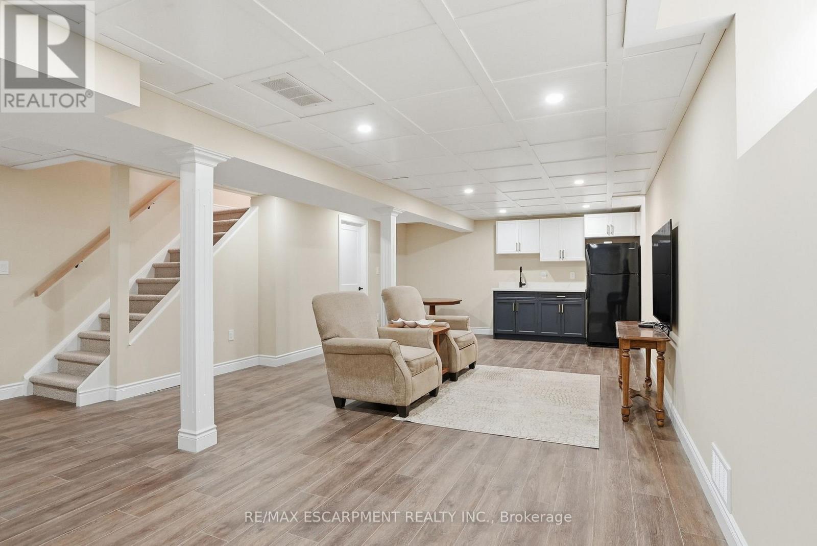 31 Republic Avenue, Hamilton, Ontario  L9B 2G6 - Photo 31 - X12925940