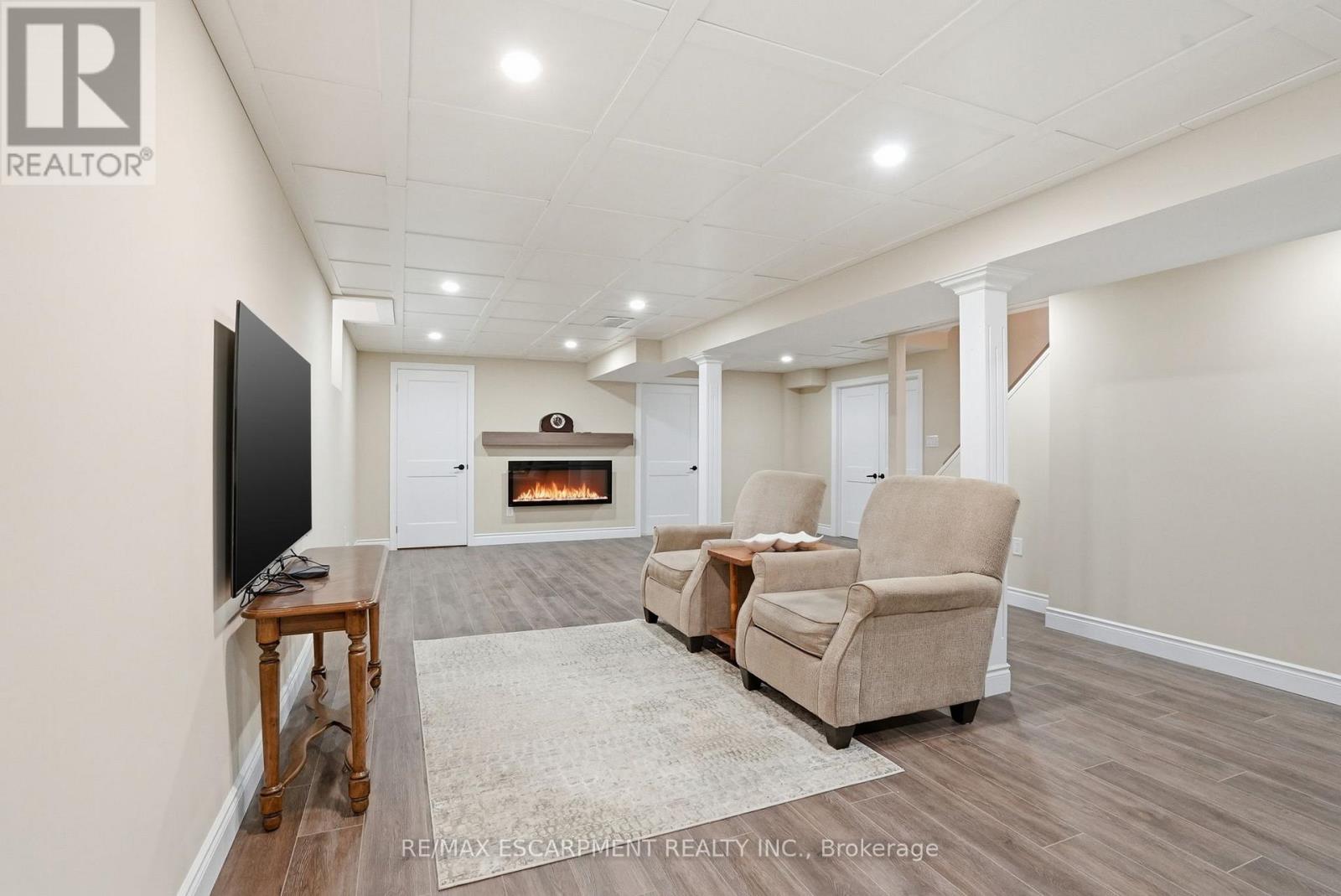 31 Republic Avenue, Hamilton, Ontario  L9B 2G6 - Photo 33 - X12925940