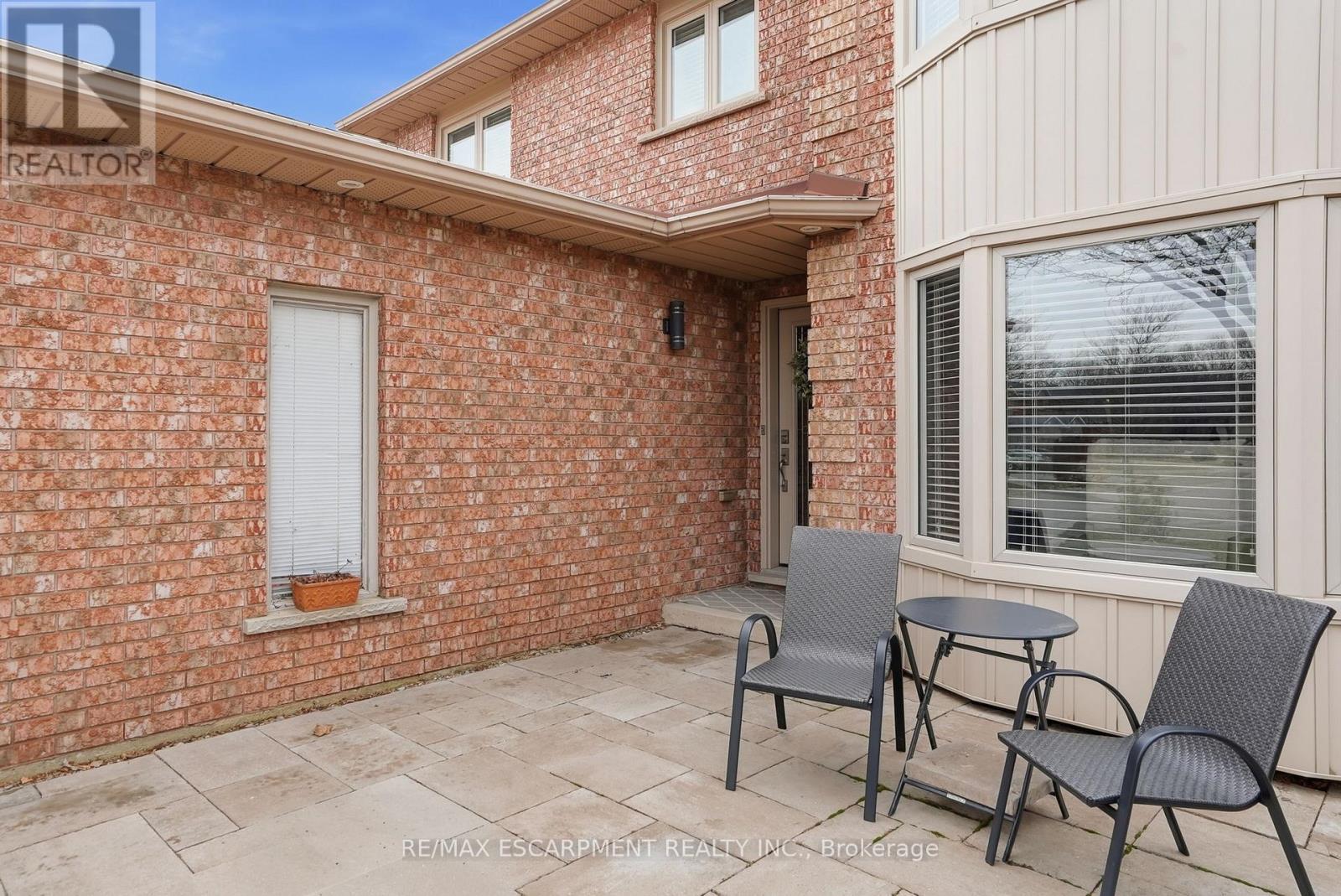 31 Republic Avenue, Hamilton, Ontario  L9B 2G6 - Photo 34 - X12925940