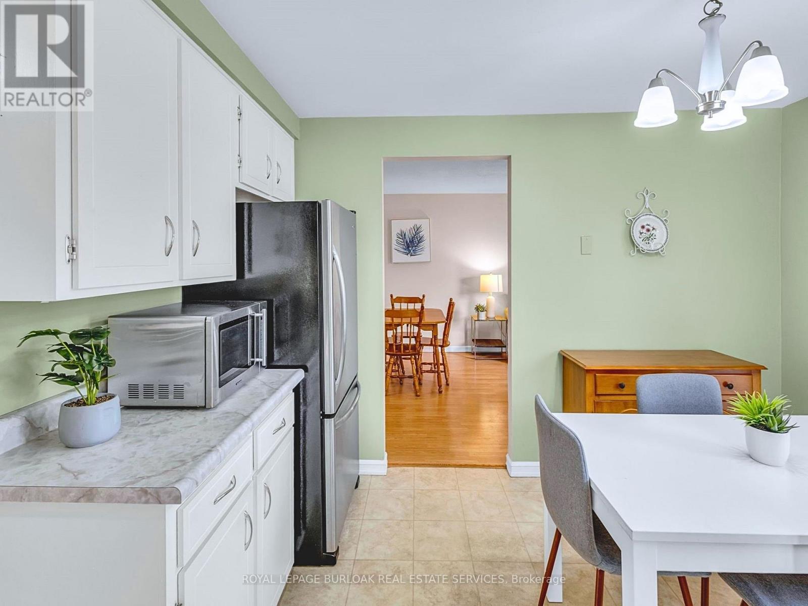 3 - 28 Underhill Crescent, Kitchener, Ontario  N2A 2S8 - Photo 9 - X12925962