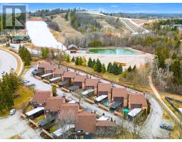 3 - 28 UNDERHILL CRESCENT, Kitchener, Ontario