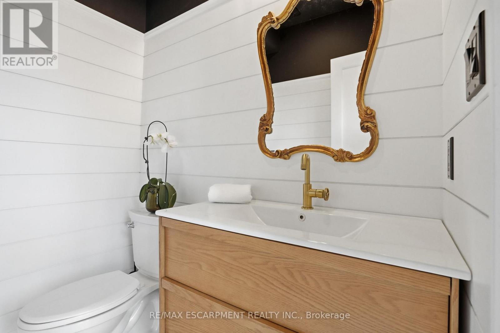 136 Rockcliffe Road, Hamilton, Ontario  L9H 7H3 - Photo 22 - X12926066