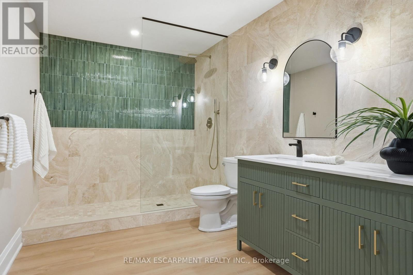 136 Rockcliffe Road, Hamilton, Ontario  L9H 7H3 - Photo 45 - X12926066