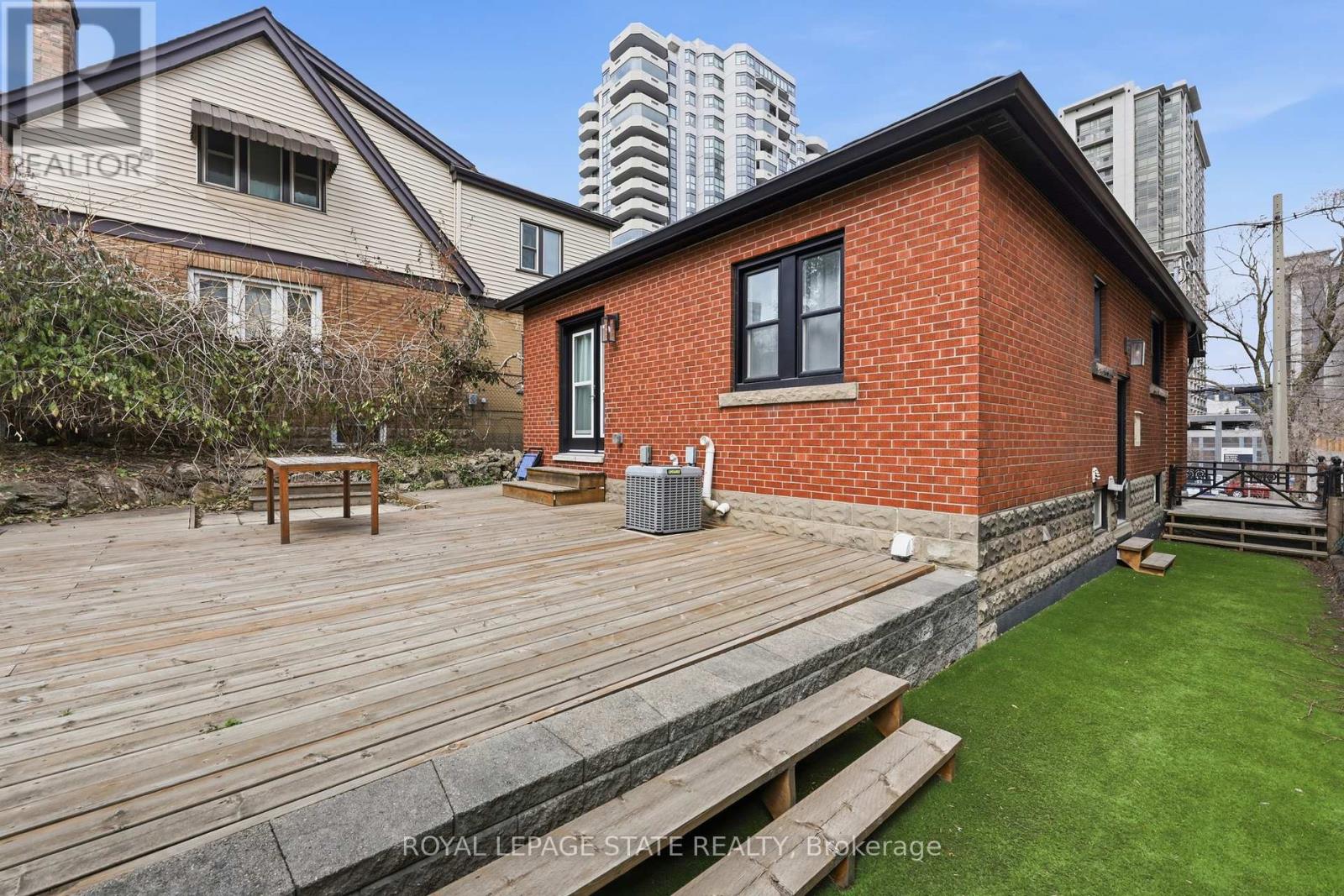 129 Jackson Street W, Hamilton, Ontario  L8P 1L8 - Photo 29 - X12926072