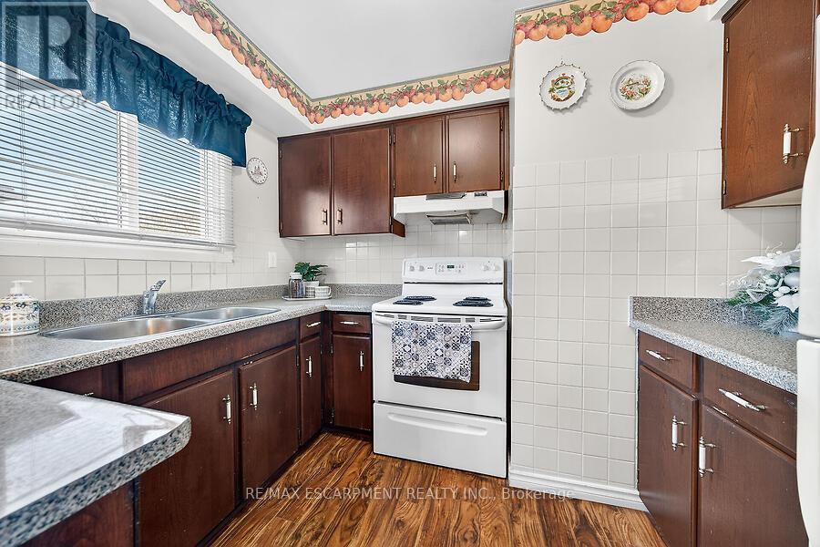 66 Highridge Avenue, Hamilton, Ontario  L8E 2S1 - Photo 10 - X12926086