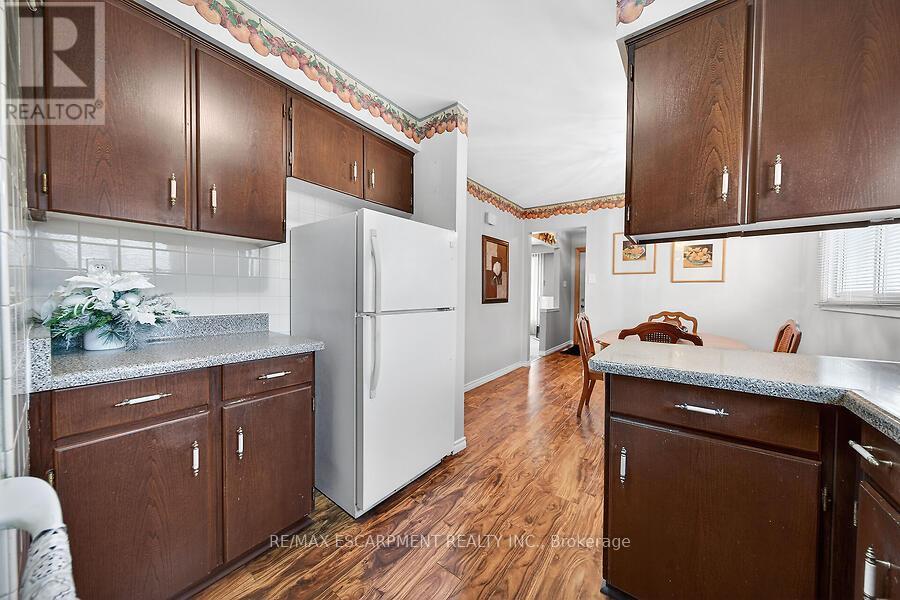 66 Highridge Avenue, Hamilton, Ontario  L8E 2S1 - Photo 13 - X12926086