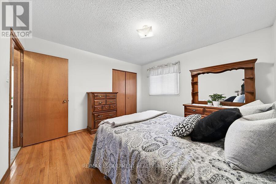 66 Highridge Avenue, Hamilton, Ontario  L8E 2S1 - Photo 15 - X12926086