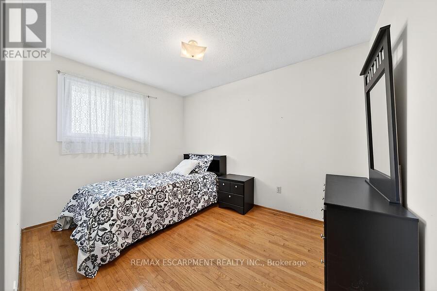 66 Highridge Avenue, Hamilton, Ontario  L8E 2S1 - Photo 16 - X12926086