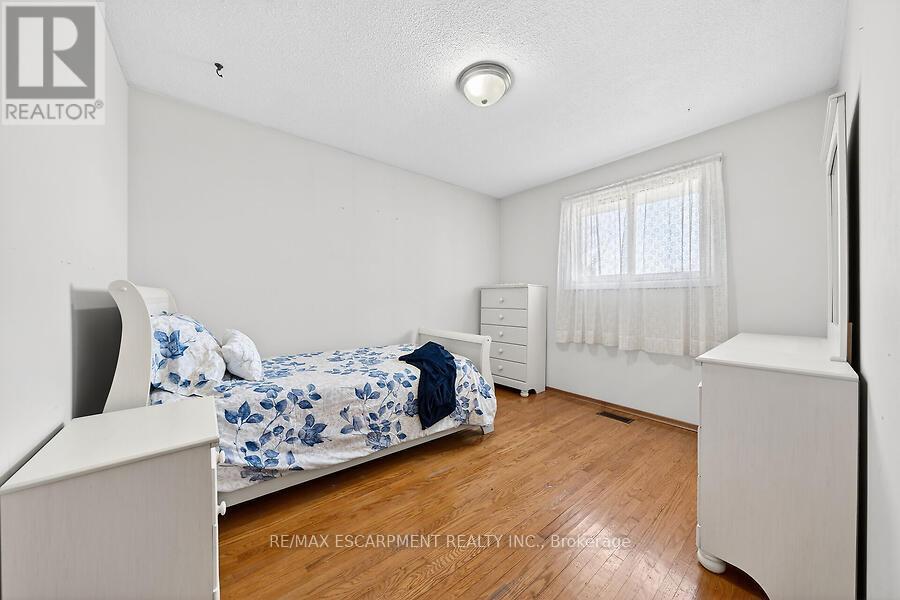 66 Highridge Avenue, Hamilton, Ontario  L8E 2S1 - Photo 20 - X12926086