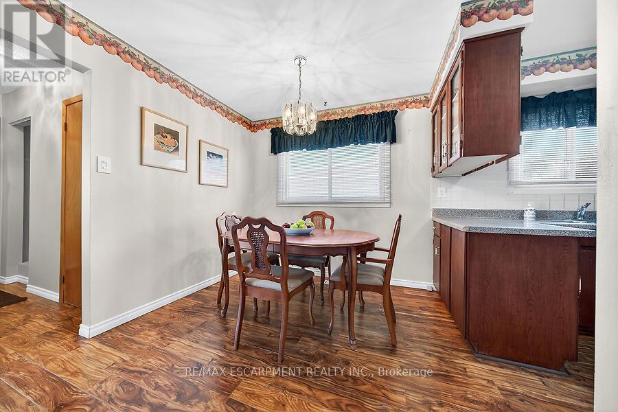 66 Highridge Avenue, Hamilton, Ontario  L8E 2S1 - Photo 8 - X12926086