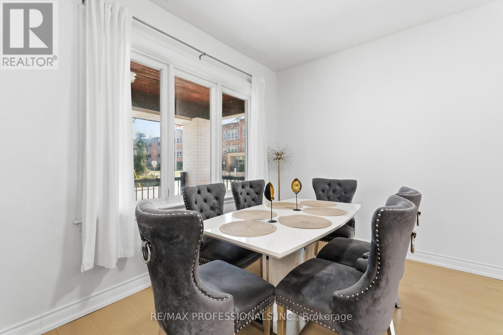 14 Kidd Avenue, Grimsby, Ontario  L3M 3S3 - Photo 13 - X12926088