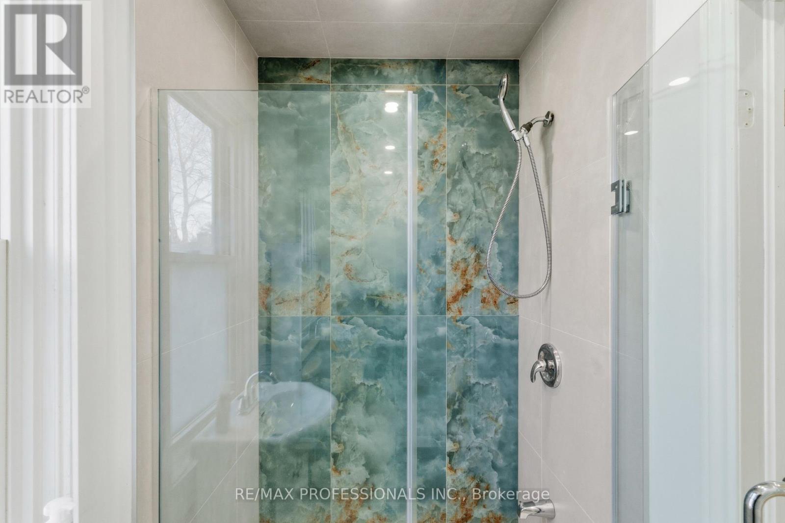 14 Kidd Avenue, Grimsby, Ontario  L3M 3S3 - Photo 19 - X12926088