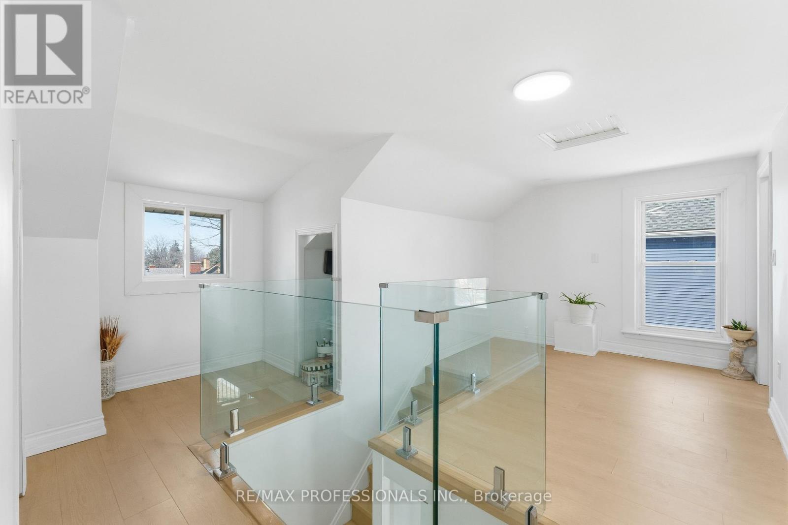 14 Kidd Avenue, Grimsby, Ontario  L3M 3S3 - Photo 22 - X12926088