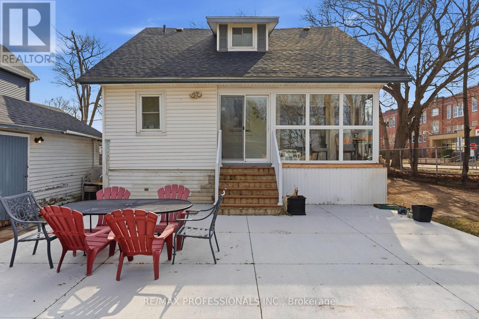 14 Kidd Avenue, Grimsby, Ontario  L3M 3S3 - Photo 29 - X12926088