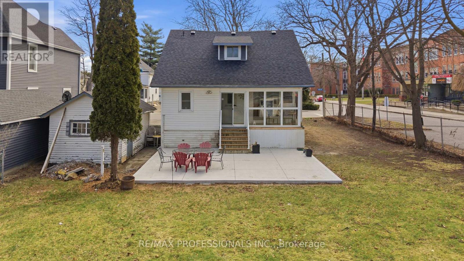 14 Kidd Avenue, Grimsby, Ontario  L3M 3S3 - Photo 38 - X12926088