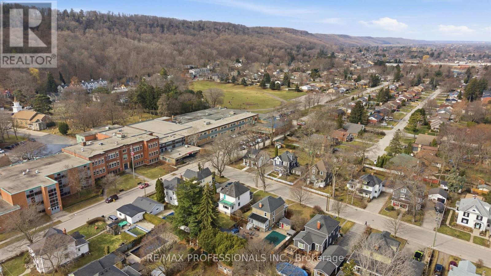 14 Kidd Avenue, Grimsby, Ontario  L3M 3S3 - Photo 41 - X12926088