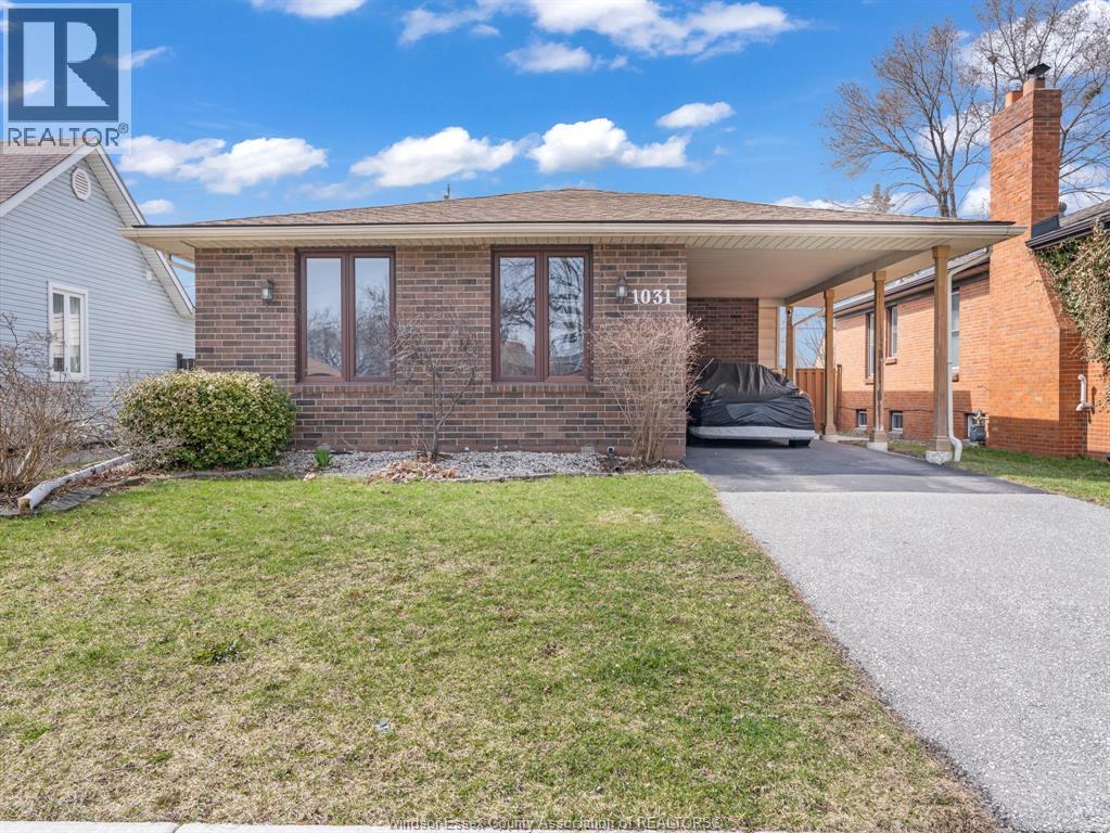 MLS# 26006338: 1031 EASTLAWN, Windsor, Canada