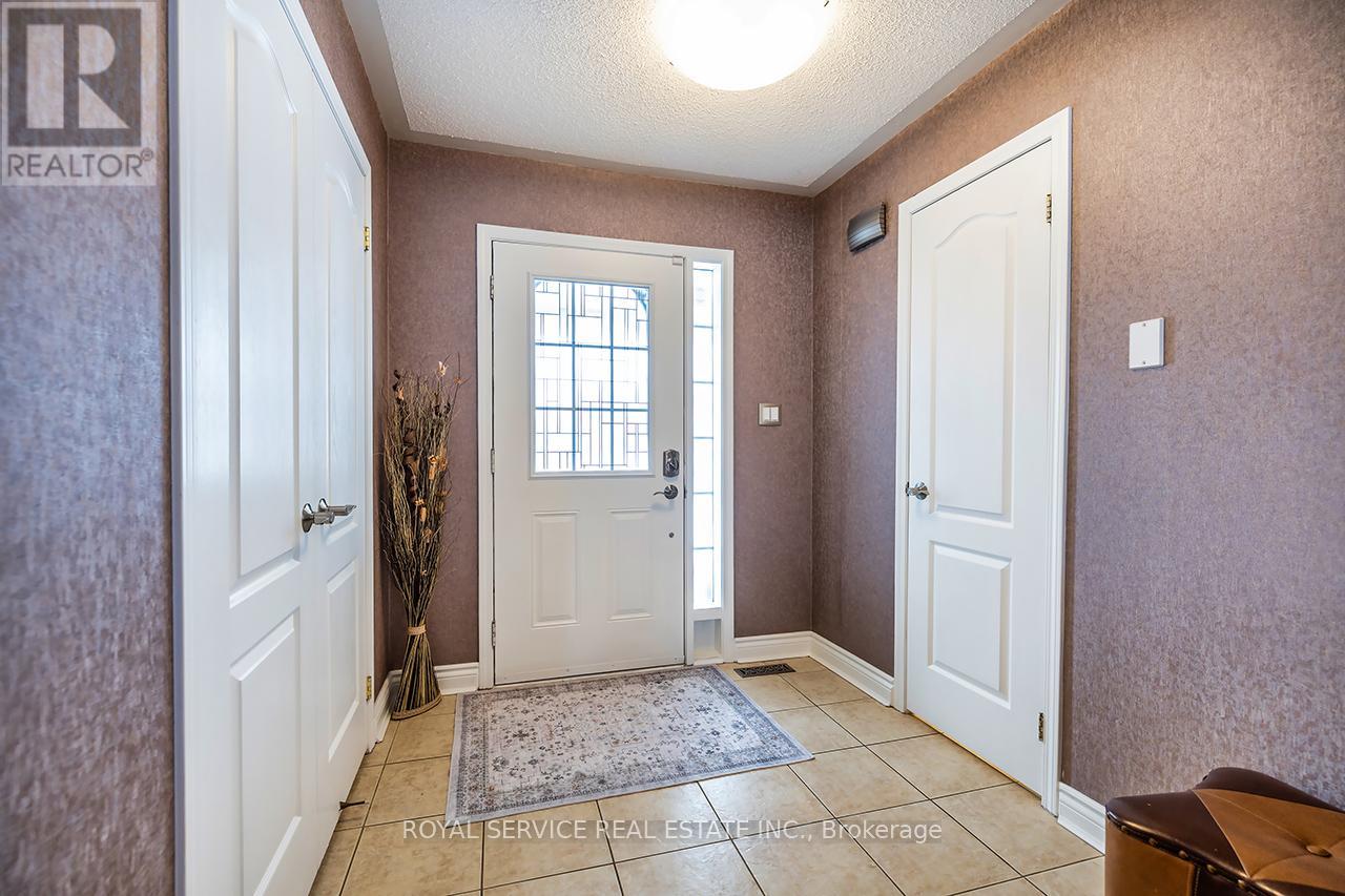 66 Stillwell Lane, Clarington, Ontario  L1B 1R4 - Photo 5 - E12926062