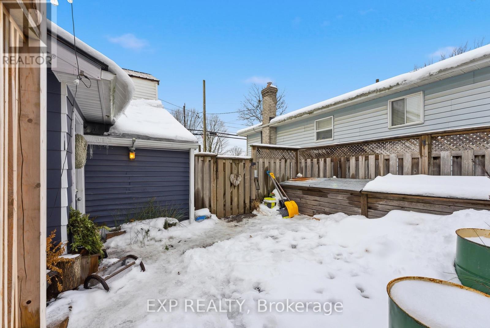 41 Lake Street, Prince Edward County, Ontario  K0K 2T0 - Photo 23 - X12684368