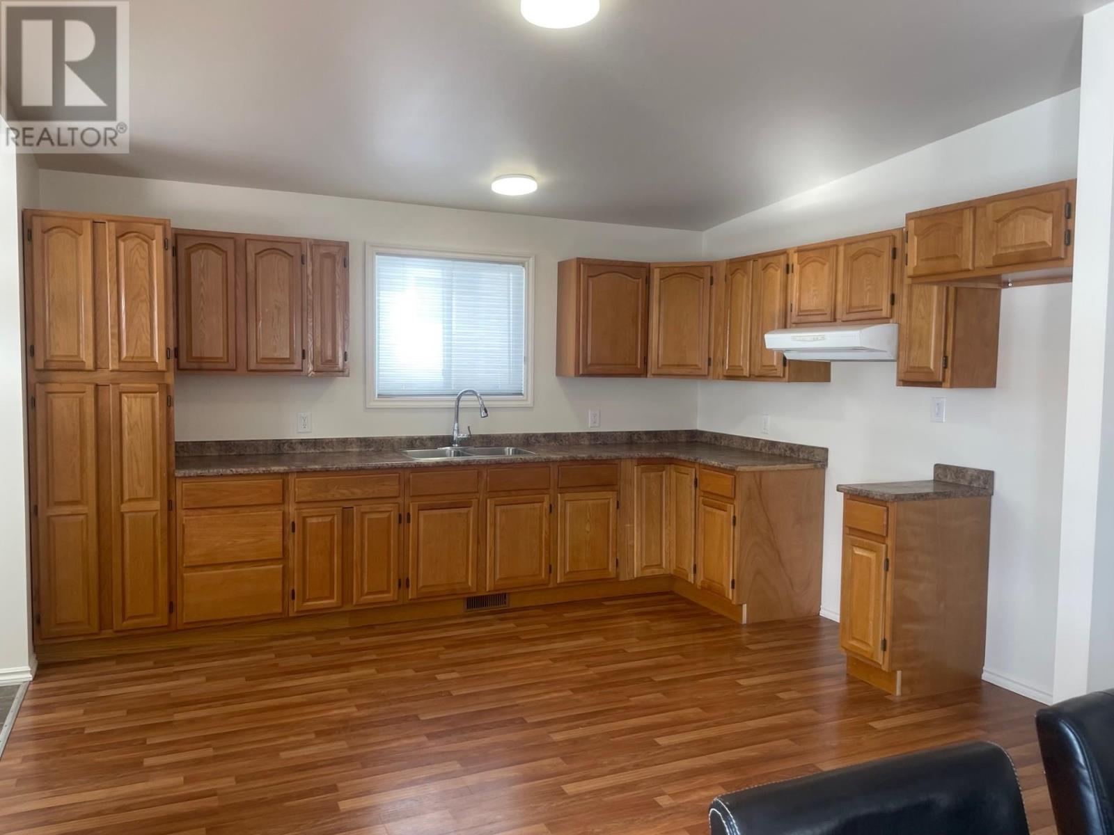 511 Mary St E, Thunder Bay, Ontario  P7E 4K2 - Photo 2 - TB2600546