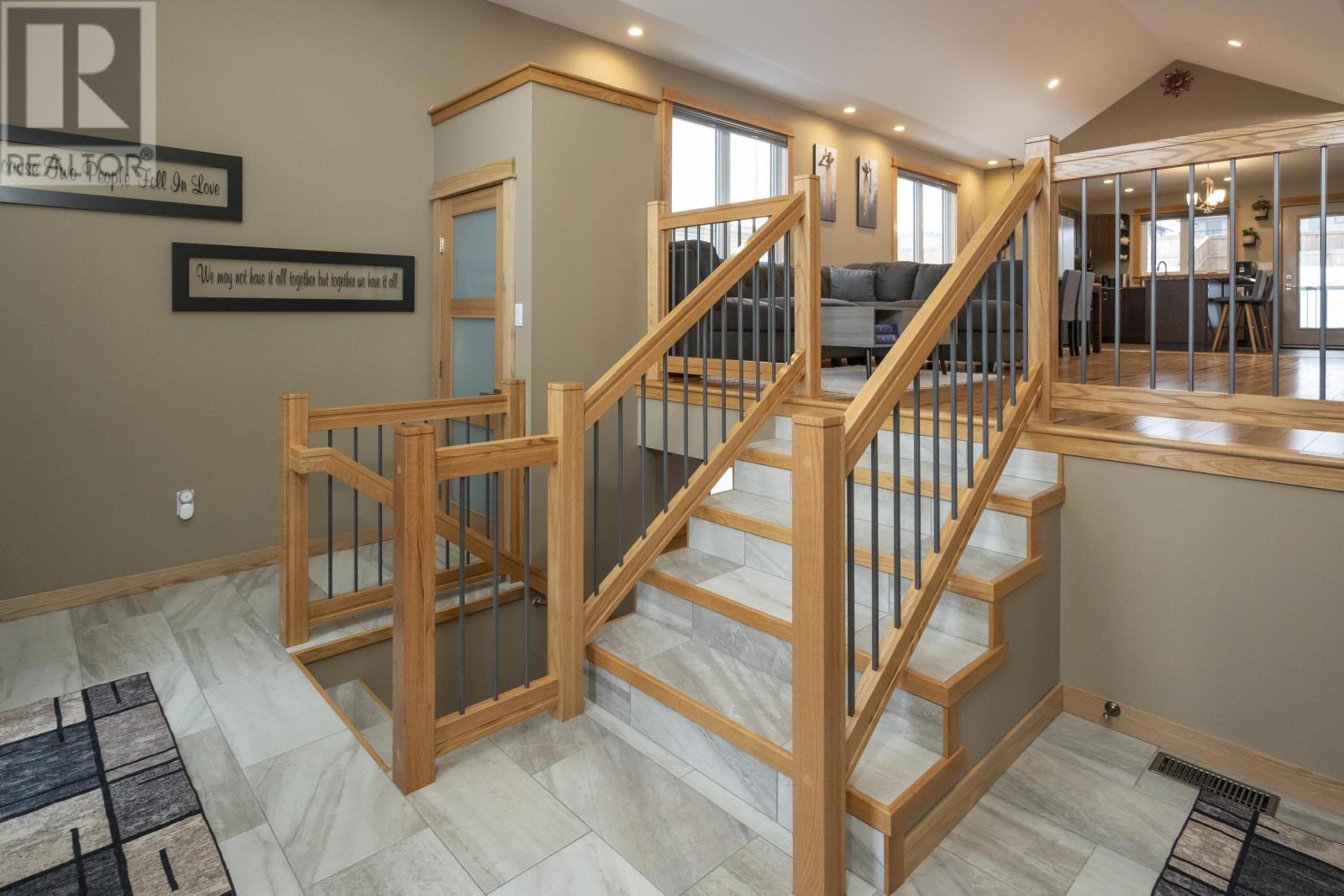 333 Ruby Cres, Thunder Bay, Ontario  P7G 2S9 - Photo 3 - TB2600547