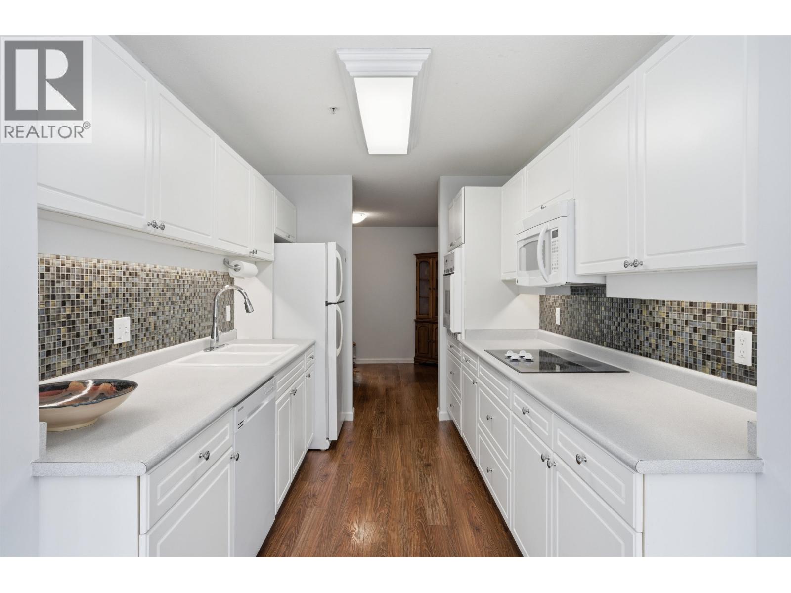 106 3670 Banff Court, North Vancouver, British Columbia  V7H 2Y7 - Photo 6 - R3103977