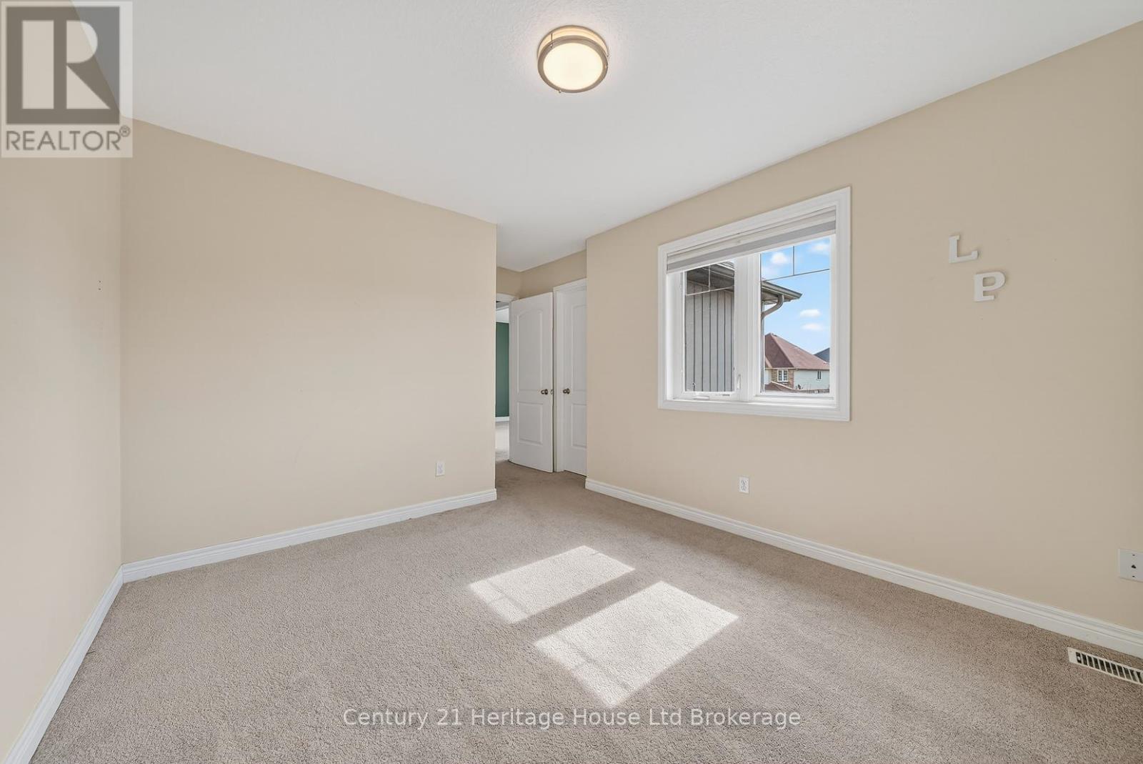 215 Munnoch Boulevard, Woodstock, Ontario  N4T 1V7 - Photo 33 - X12926204