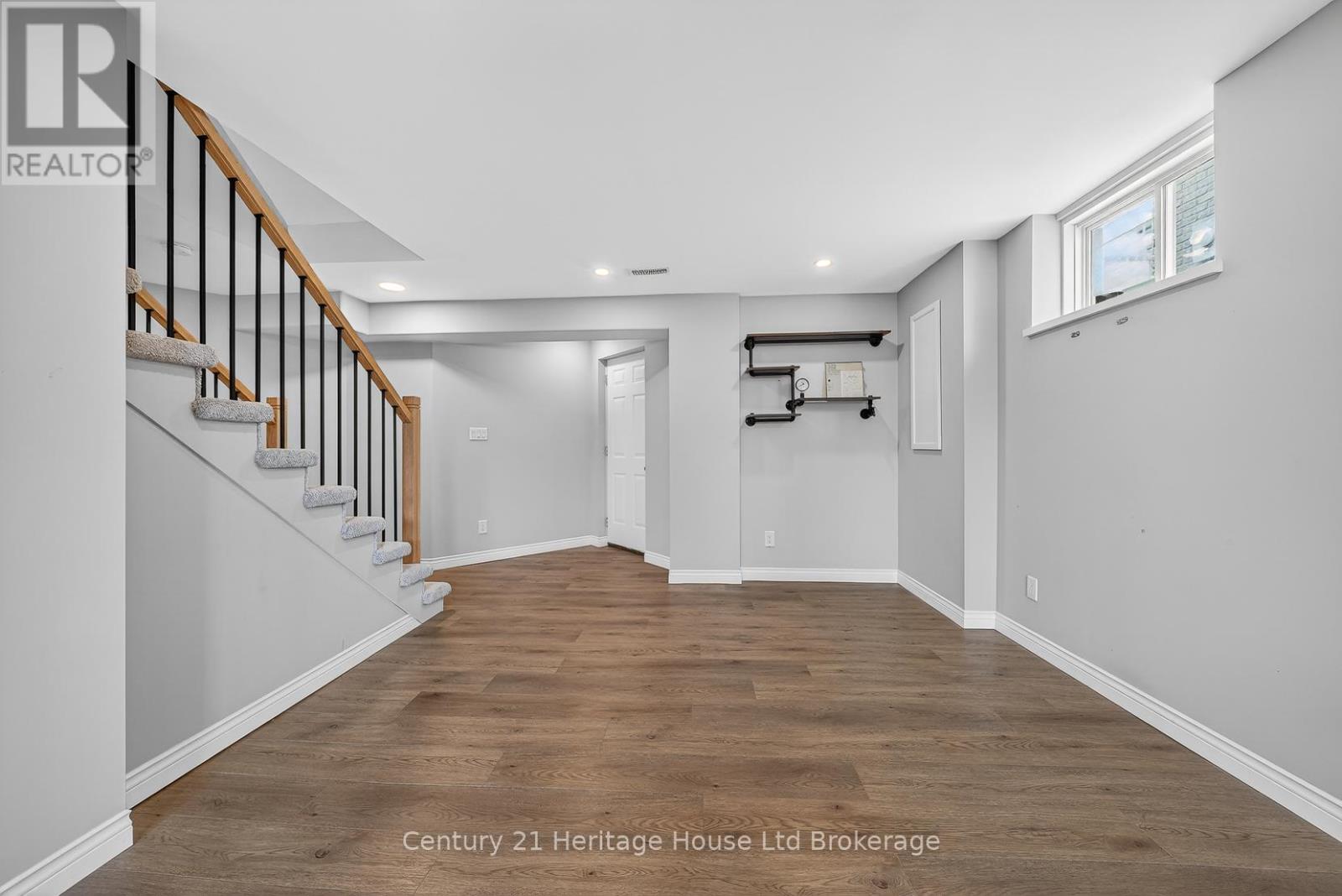 215 Munnoch Boulevard, Woodstock, Ontario  N4T 1V7 - Photo 36 - X12926204