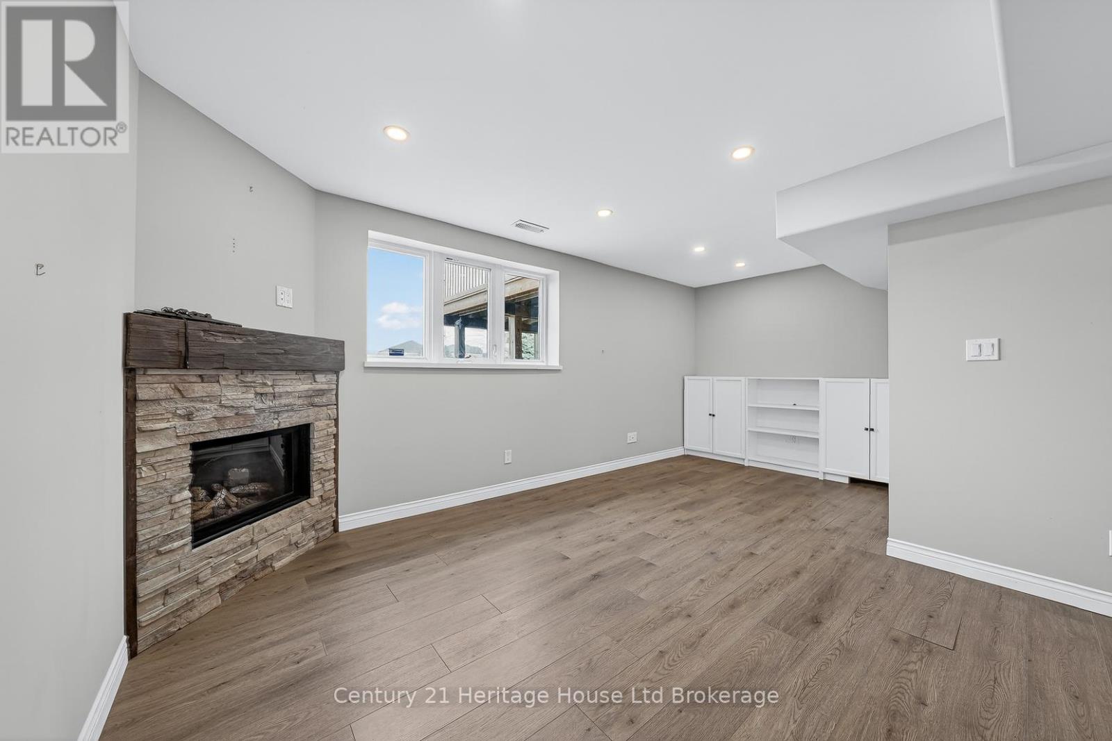 215 Munnoch Boulevard, Woodstock, Ontario  N4T 1V7 - Photo 37 - X12926204