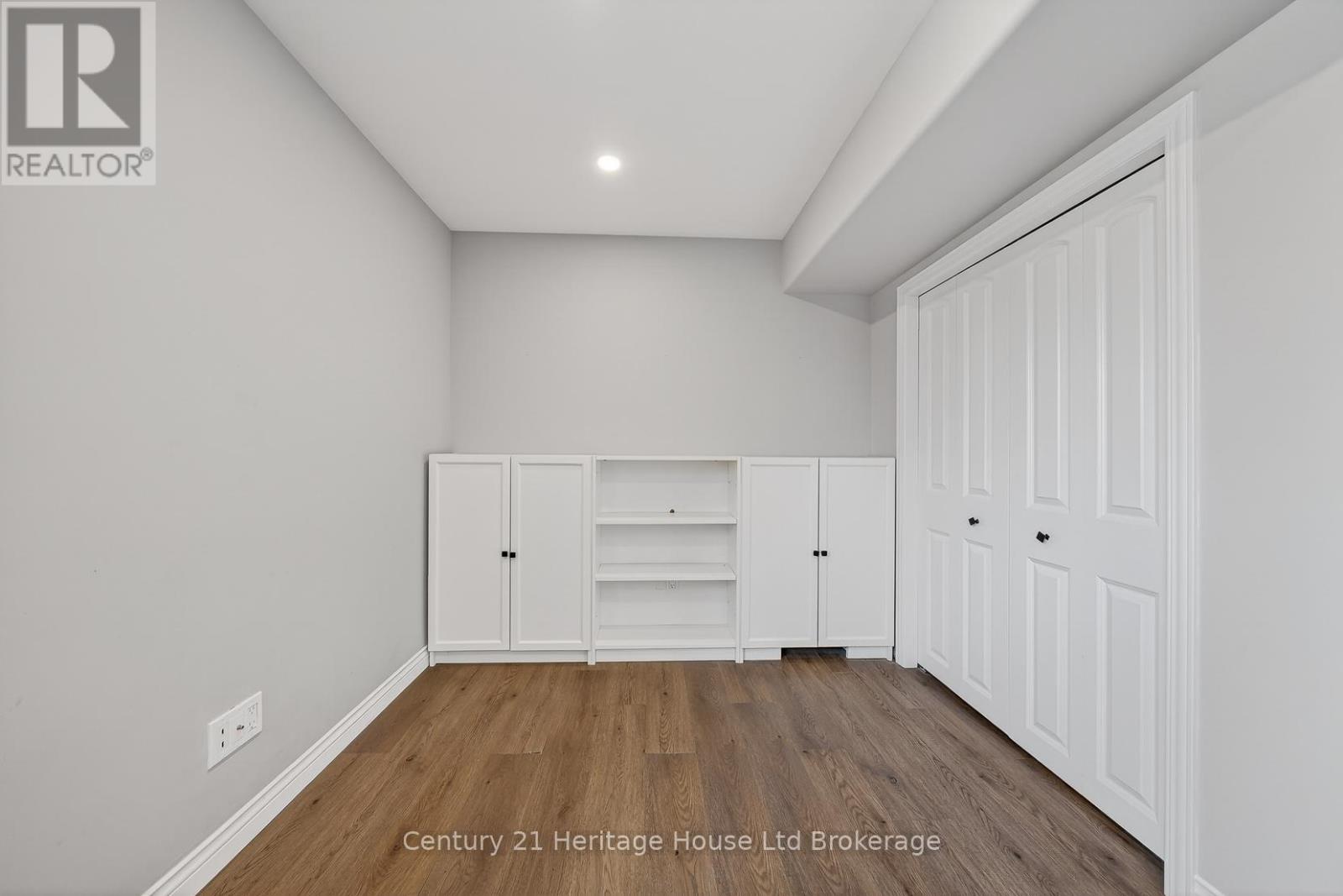 215 Munnoch Boulevard, Woodstock, Ontario  N4T 1V7 - Photo 38 - X12926204