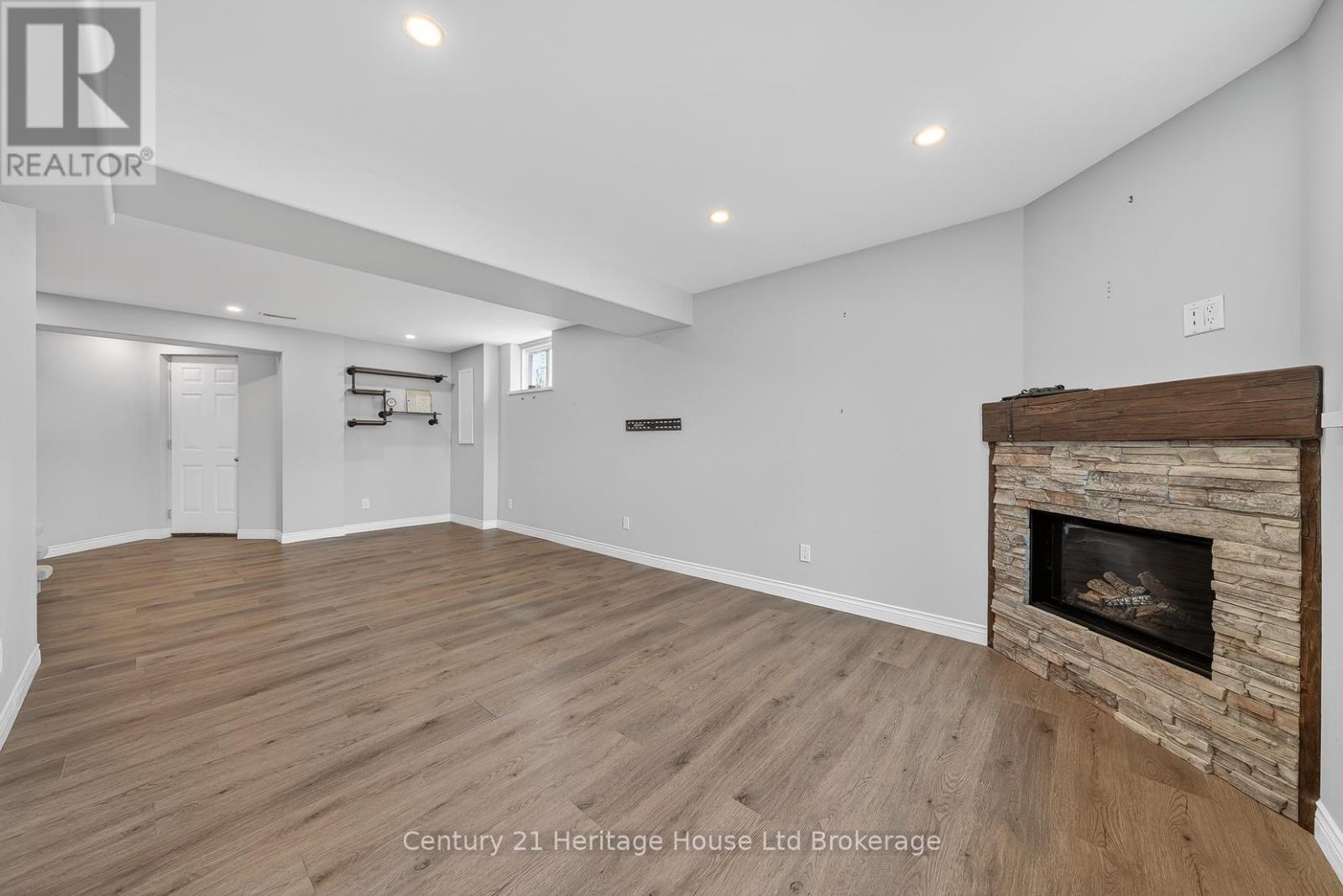 215 Munnoch Boulevard, Woodstock, Ontario  N4T 1V7 - Photo 39 - X12926204