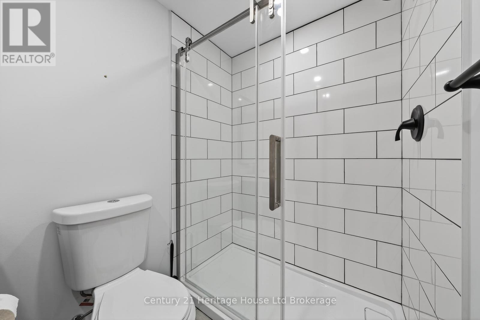 215 Munnoch Boulevard, Woodstock, Ontario  N4T 1V7 - Photo 40 - X12926204