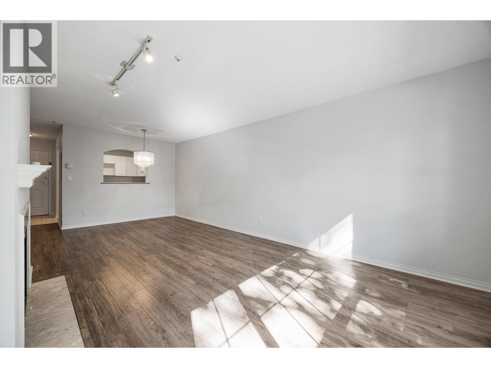 206 2990 Princess Crescent, Coquitlam, British Columbia  V3B 7R3 - Photo 19 - R3104035