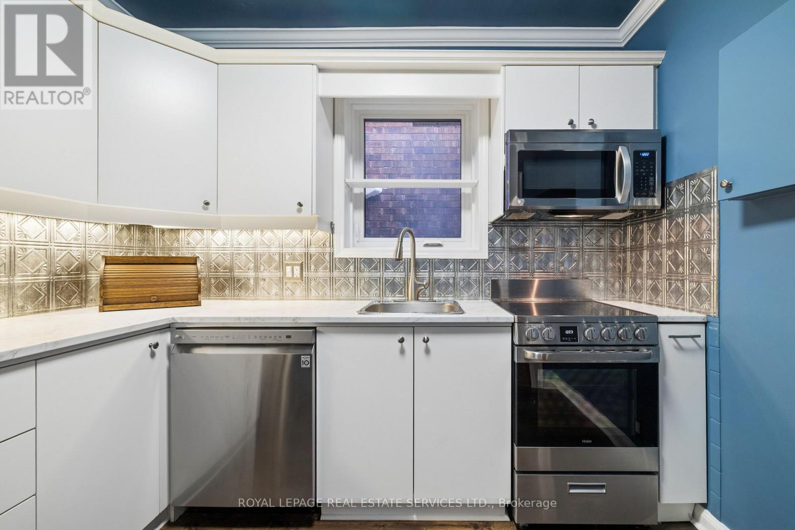 153a Jane Street, Toronto (Runnymede-Bloor West Village), Ontario  M6S 3Y8 - Photo 14 - W12923808