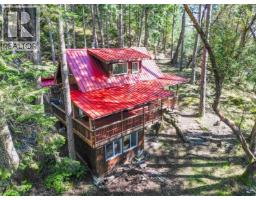 9868 CASTLE ROAD, Pender Island, British Columbia