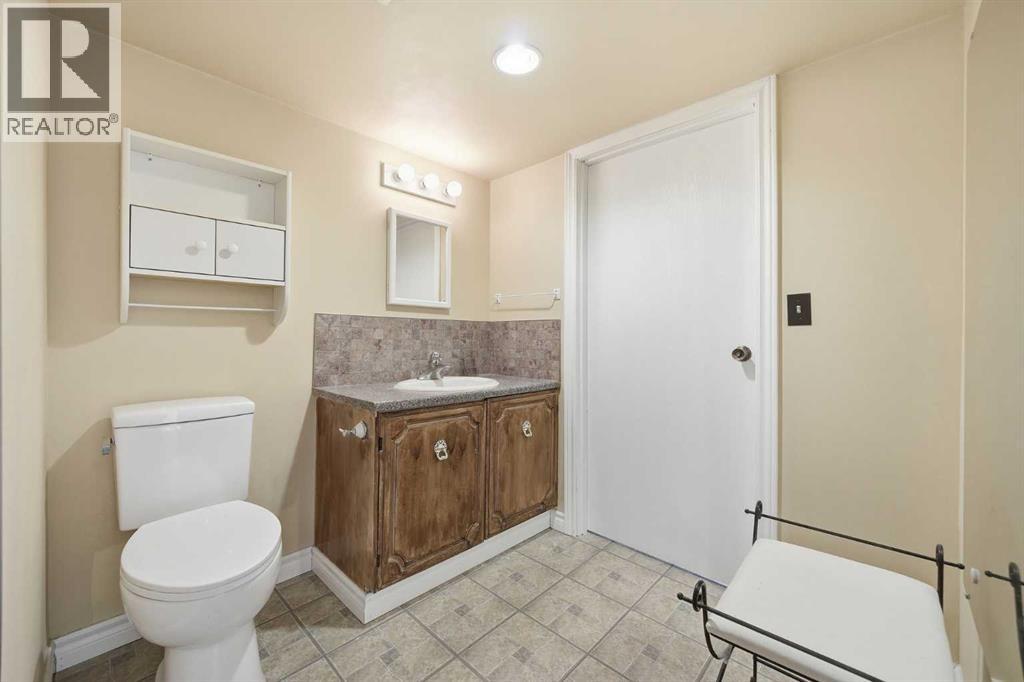 14 Rasmussen Place, Standard, Alberta  T0J 3G0 - Photo 26 - A2291646